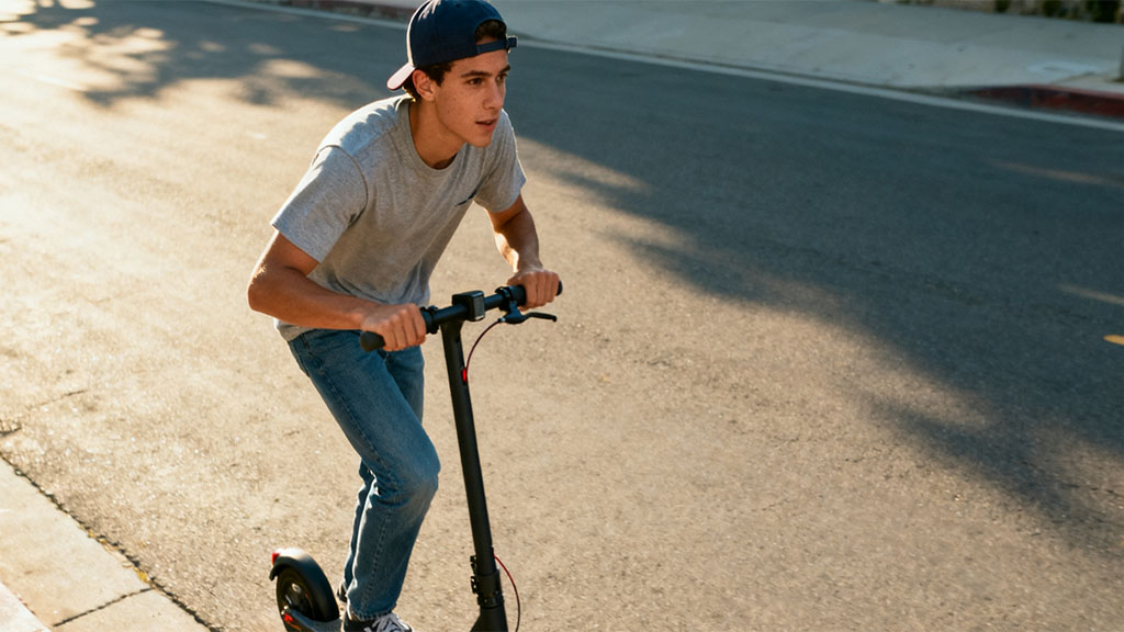 LA Missed Connections: The Green Scooter in Echo Park